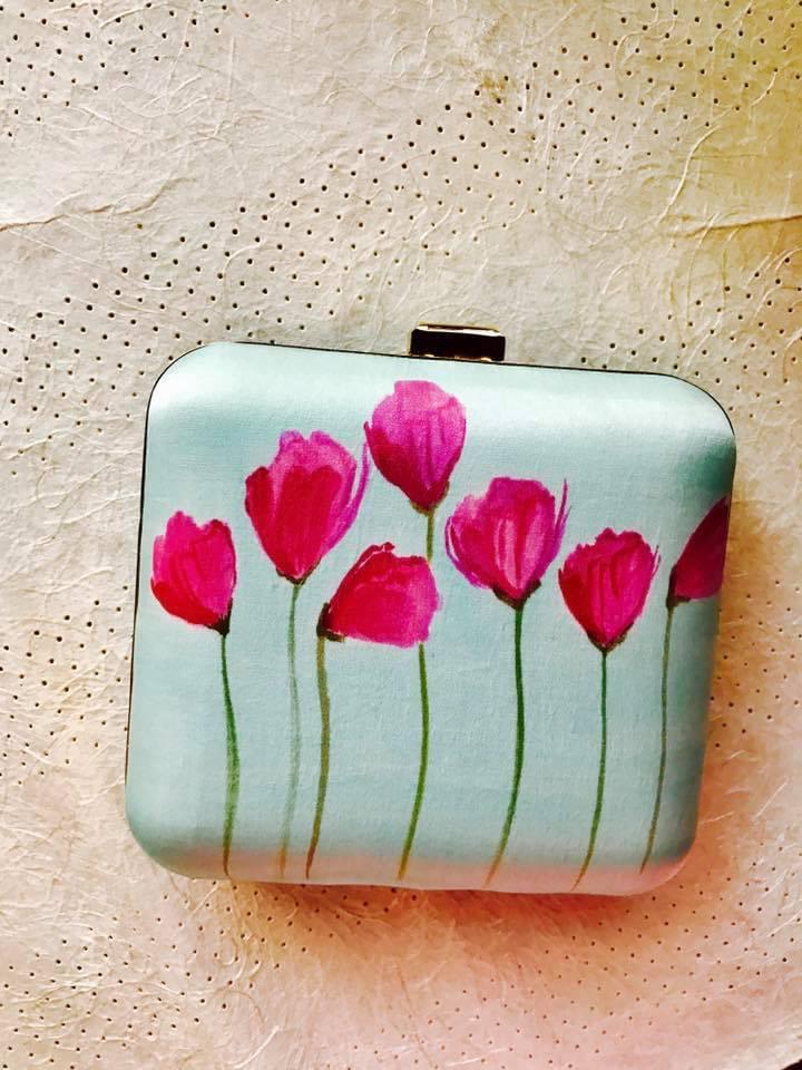 Tulip Clutch